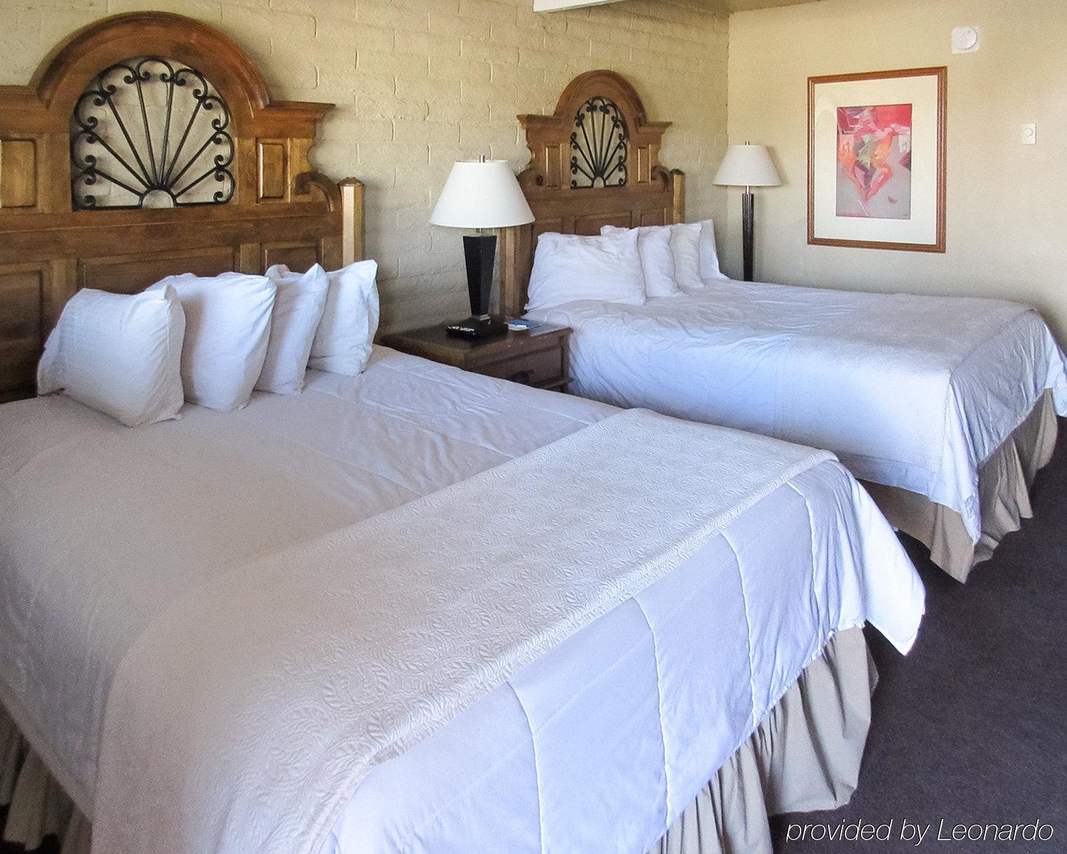 Super 8 By Wyndham Montrose