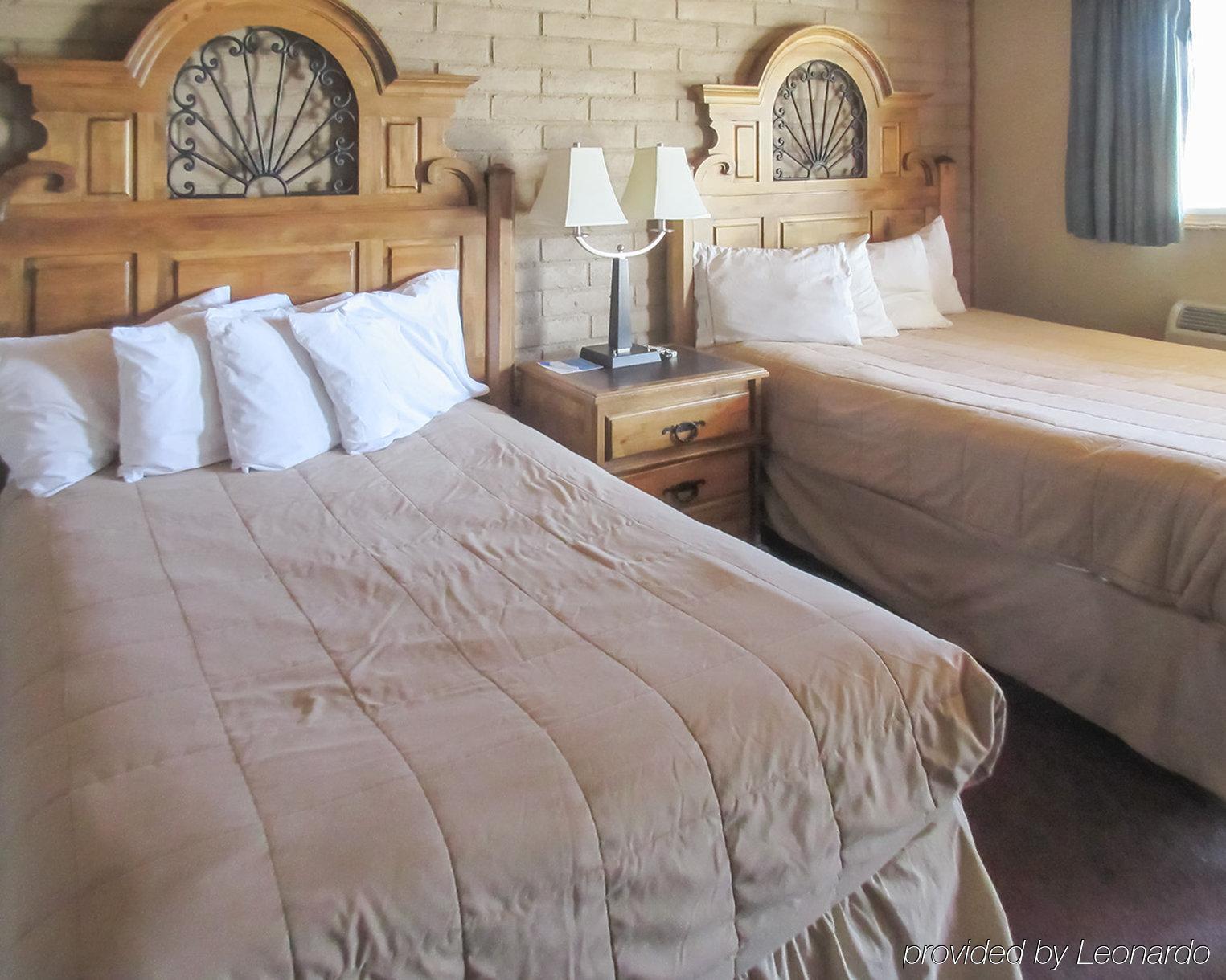 Super 8 By Wyndham Montrose