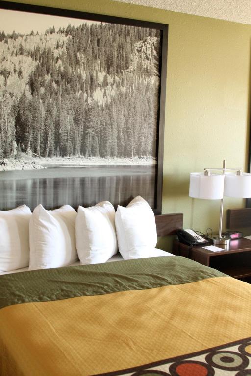 Super 8 By Wyndham Motel